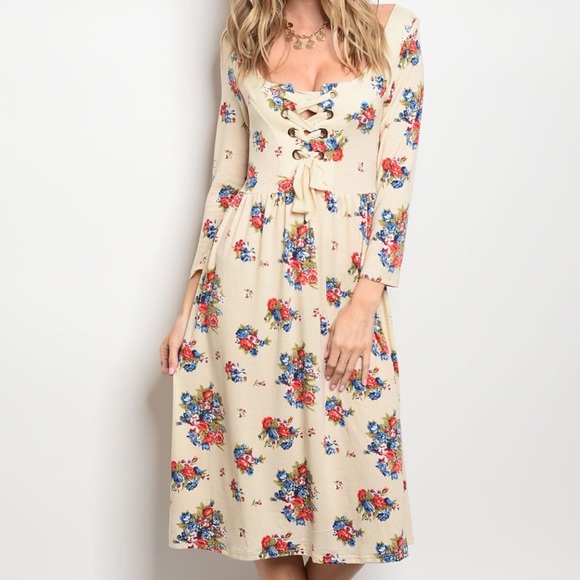 Dresses & Skirts - Beautiful Long Sleeve Ivory Floral Dress